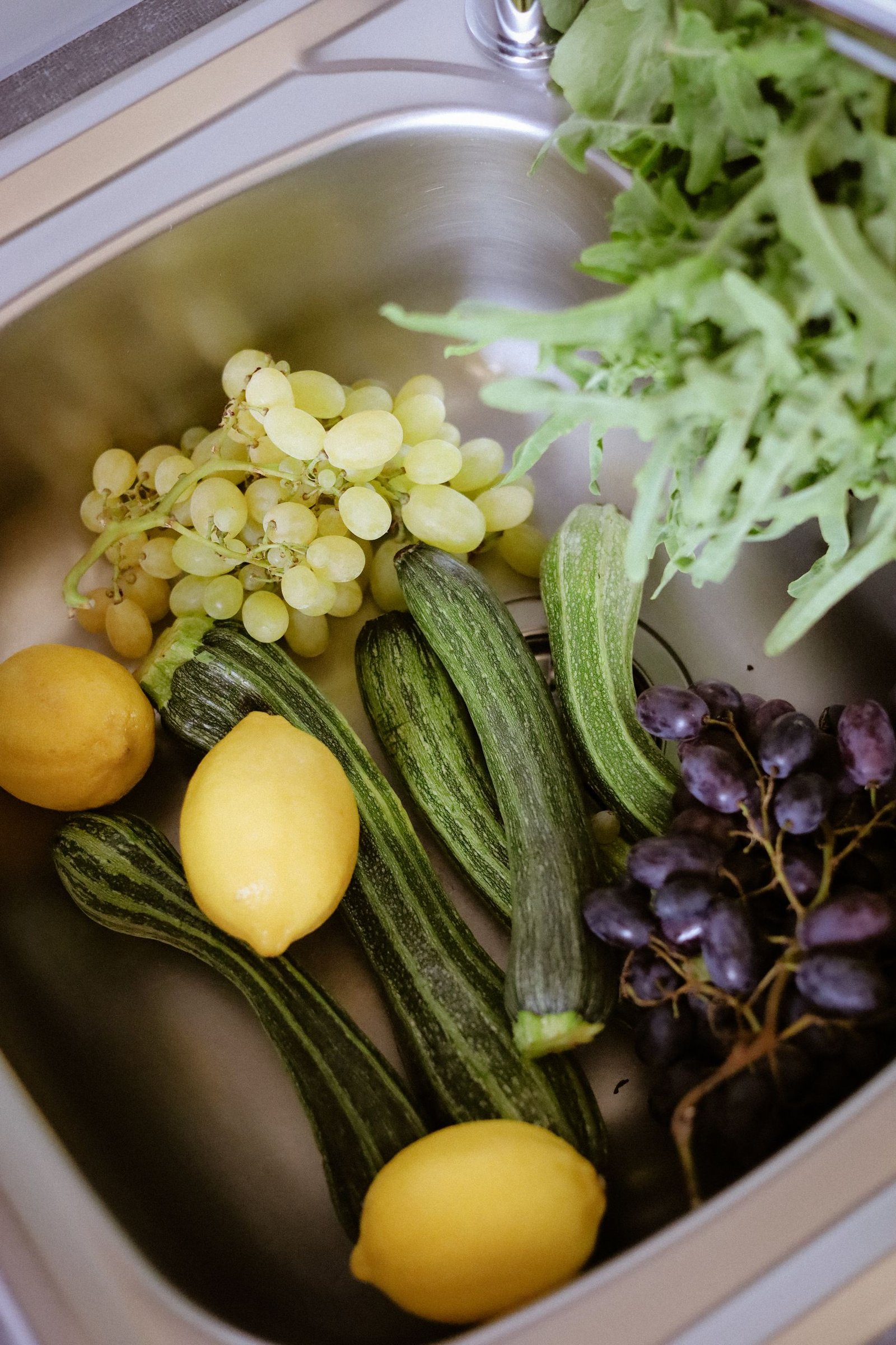 What the Dirty Dozen and Clean Fifteen Actually Tell You